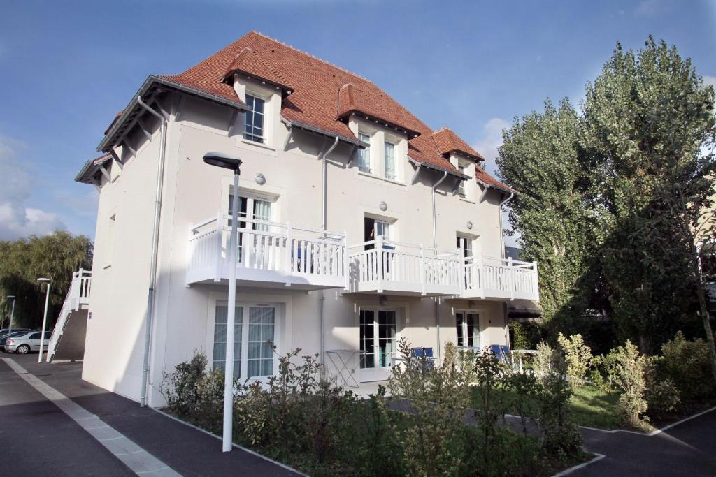 Residence Odalys Le Domaine Des Dunettes Cabourg Exterior photo