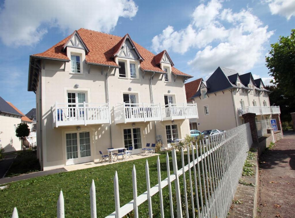 Residence Odalys Le Domaine Des Dunettes Cabourg Exterior photo